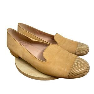 Stuart Weitzman Lingo Slip On Loafer 7.5 Beige Nubuck Nailhead Cap Toe Shoe Tan